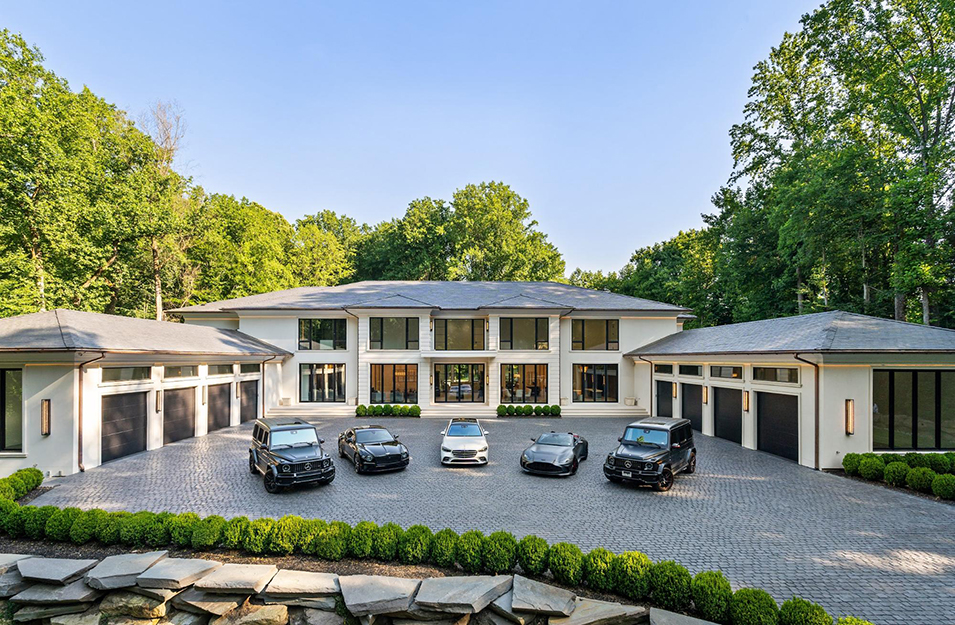 Luxury Home with Storage for Car Collectors